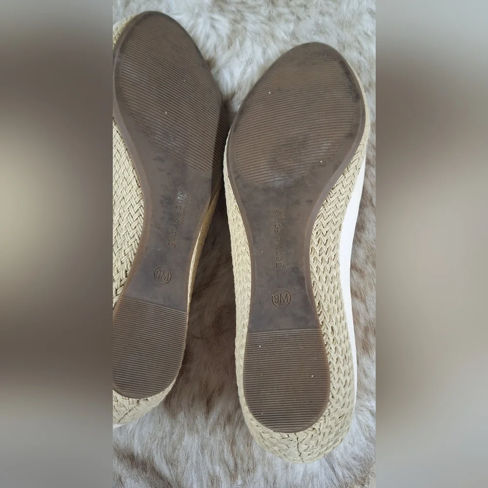 Kenneth Cole Gentle Soles Cream Leather Espadrille Peep-Toe Wedges Sz. 9